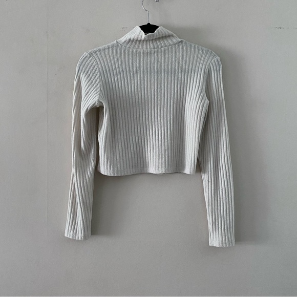 Wilfred Free Tamu Turtleneck in off white color - Picture 4 of 6